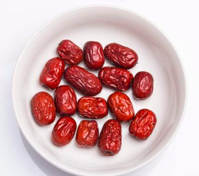 孕妇可以吃的燕窝,高丽参可以和燕窝和红枣一起炖吗