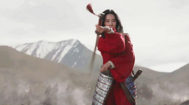 巩俐气场碾压陈道明,51岁巩俐与范冰冰同框不输气场