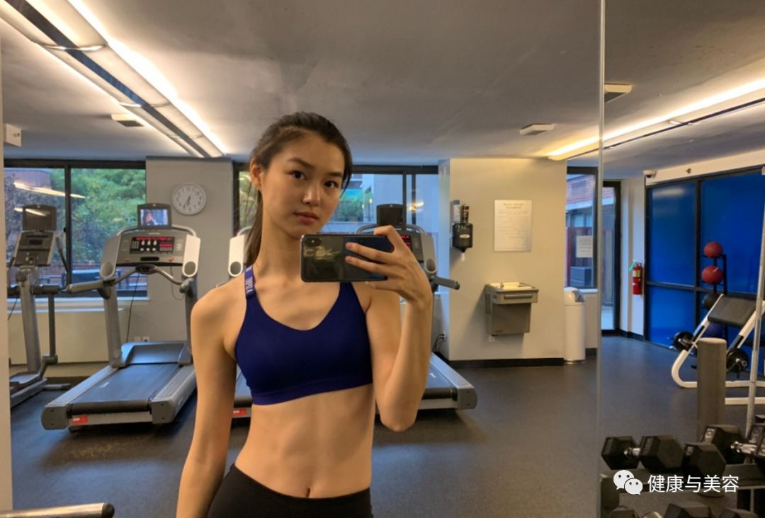 何穗奚梦瑶维密走秀图片,维密超模的身材