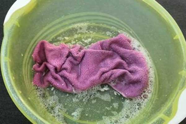 毛巾变黑怎么洗最快最干净,毛巾用久变黑怎么清洗