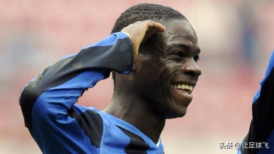 巴洛特利巴神智商,巴神巴洛特利足球赛场