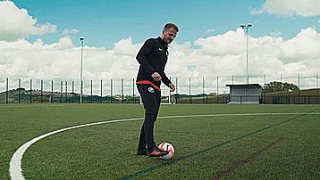 职业球员常用的转身,三种基本转身过人