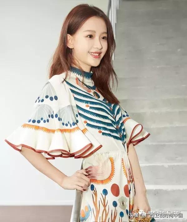 荷叶边显瘦又洋气,荷叶边的搭配技巧