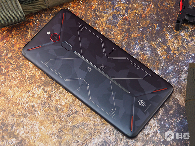 红魔手机mars评测视频,游戏手机红魔mars有什么亮点