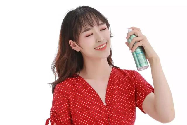 这个防晒喷雾有点豪!砸了几十万到李佳琦直播间,就为了冒个头