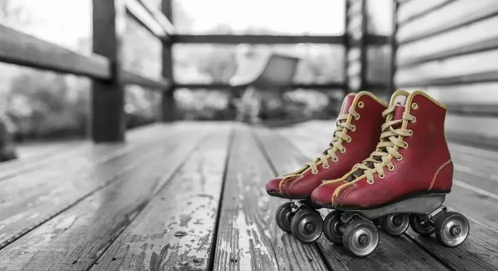 嫌弃校服，逃课打小霸王游戏机的90后老了