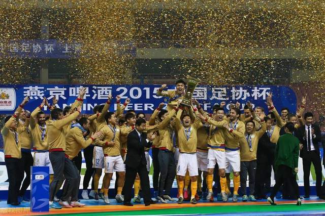 再见苏宁！再见新科冠军！江苏宣布破产，中国足球平添一耻辱记录