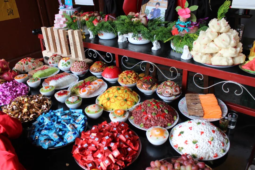 云南大理白族葬礼出殡视频,大理白族老人的葬礼