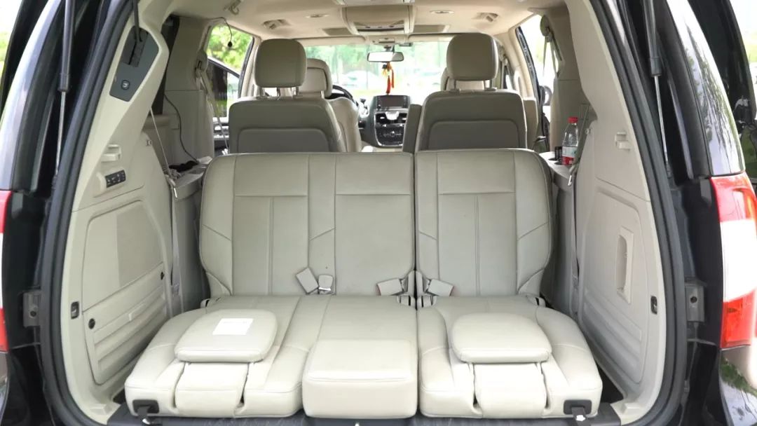 16万的豪华MPV动力充足面子管够，颠覆了我对美系车的看法