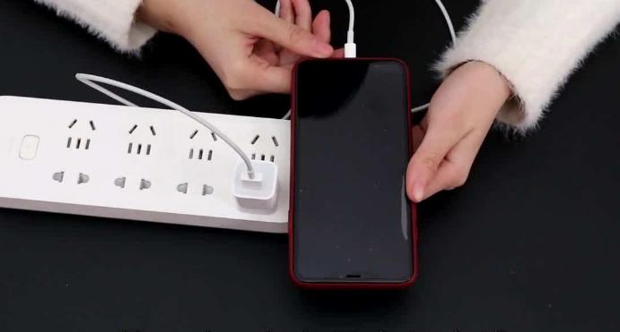 手机到底要不要用到没电再充,手机是完全没电再充还是缺电就充