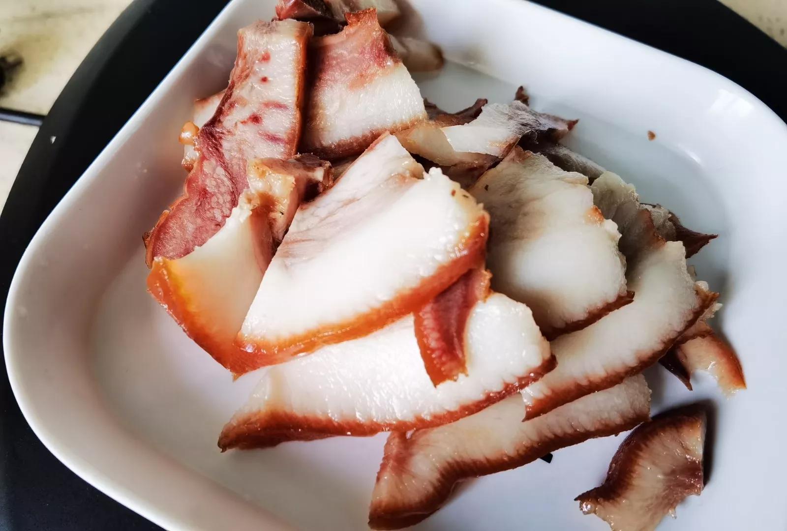 嘴长毛短浅含膘,嘴长毛短浅含膘是什么生肖