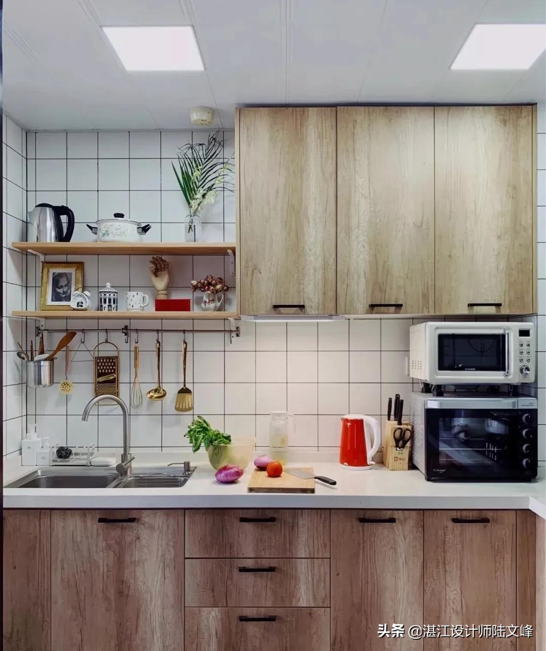 厨房贴网红小白砖好看吗,800x800瓷砖上墙厨房好看吗