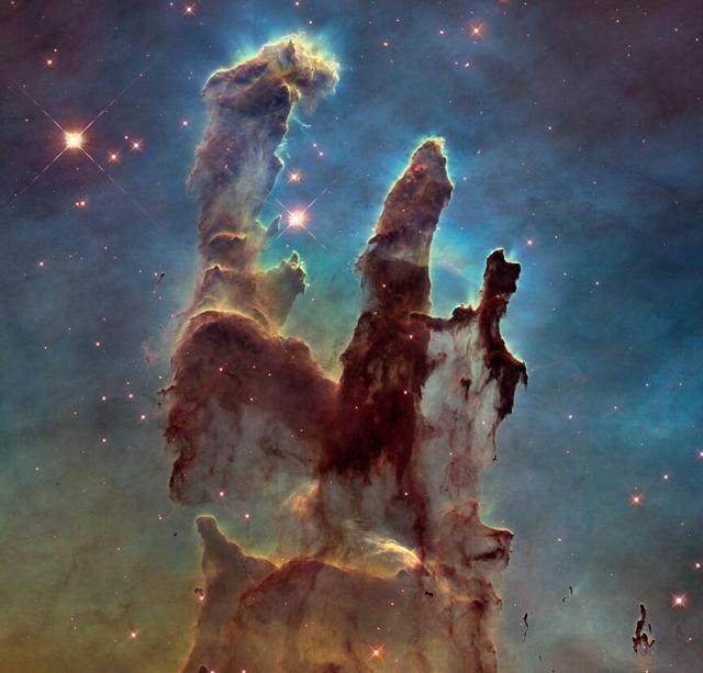 赫然伫立着鼎鼎有名的星云,虽然我们看到的只是7000年前景象