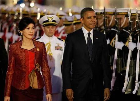 “最美总理”英拉送新年祝福,穿唐装太气质,53岁状态绝了