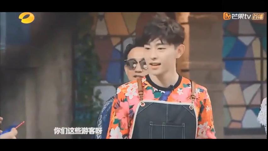 邓伦可爱集锦,面膜伦,傻鸟伦,看了让你心情好起来的小奶伦