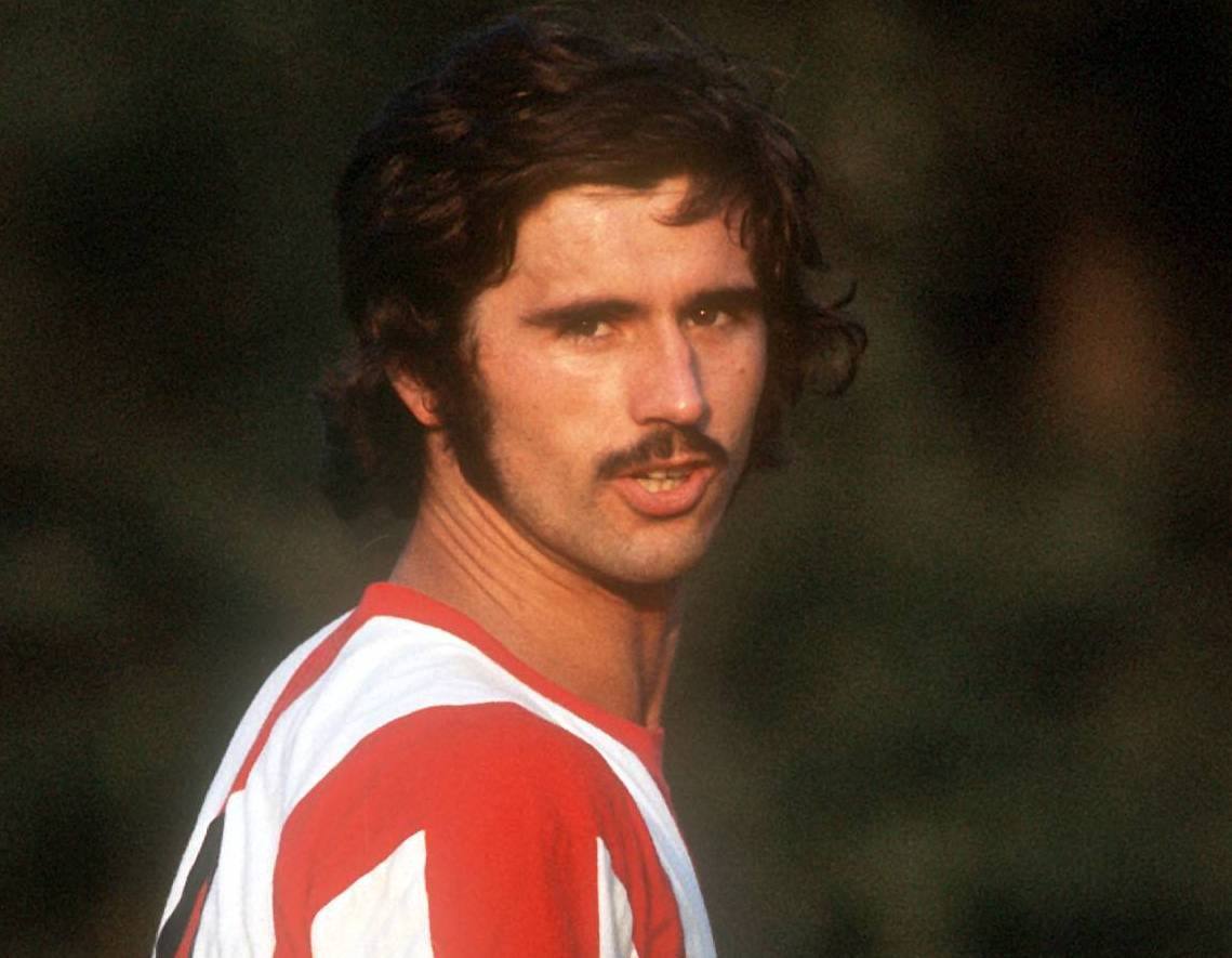 鲁梅尼格拜仁阵容,鲁梅尼格拜仁联赛