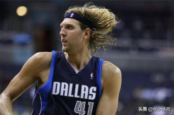 勇士球迷困的都看不下去，睡着了，就因为东契奇跟勇士上了一课？