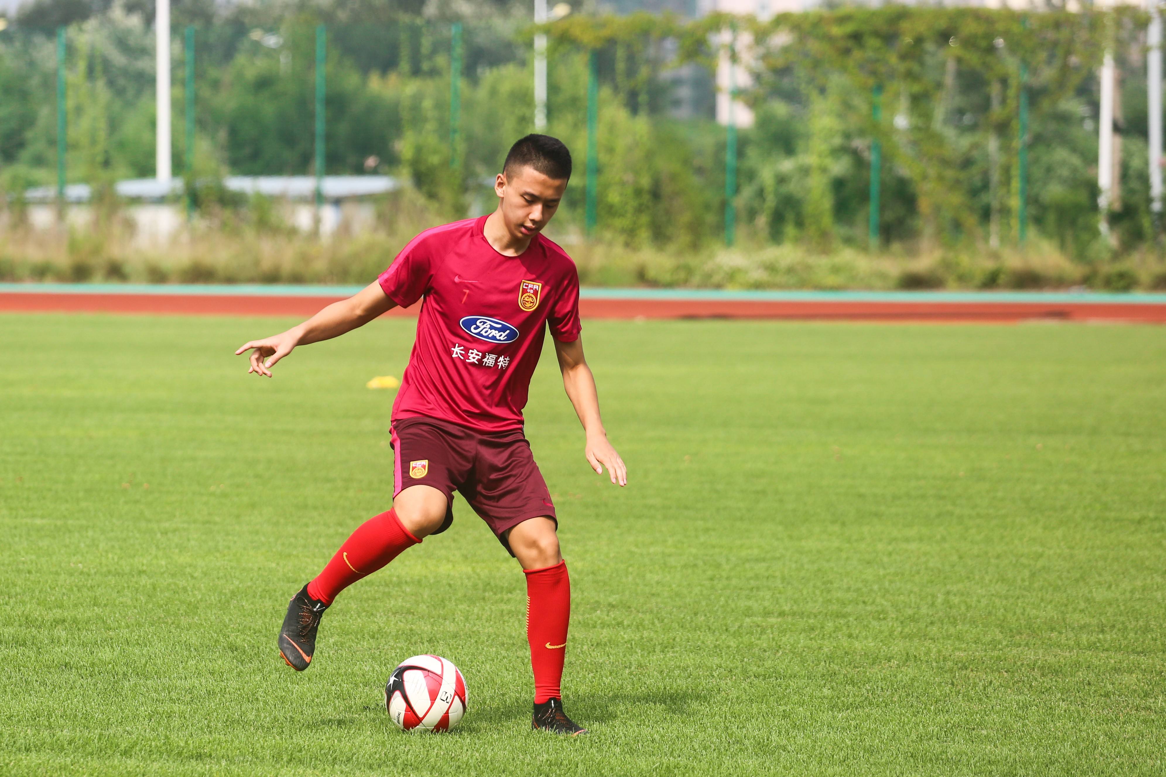 武磊力挽狂澜证明留洋的重要性,武磊助力中国足球开启新赛季