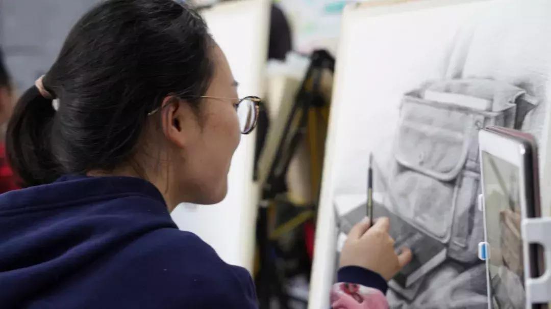 屹立画室最新视频,屹立画室直播