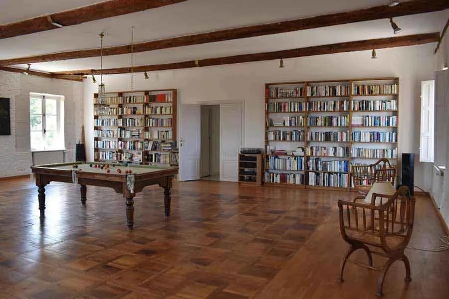 法国酒庄葡萄酒价格暴跌,法国古堡庄园甩卖房子