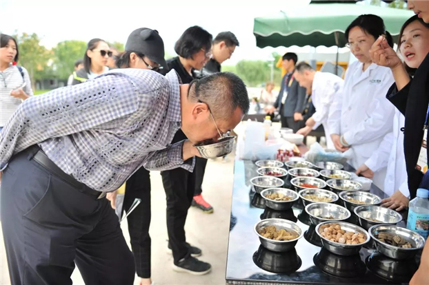 “本草趣生活”广安门医院传统中药手作课系列体验活动