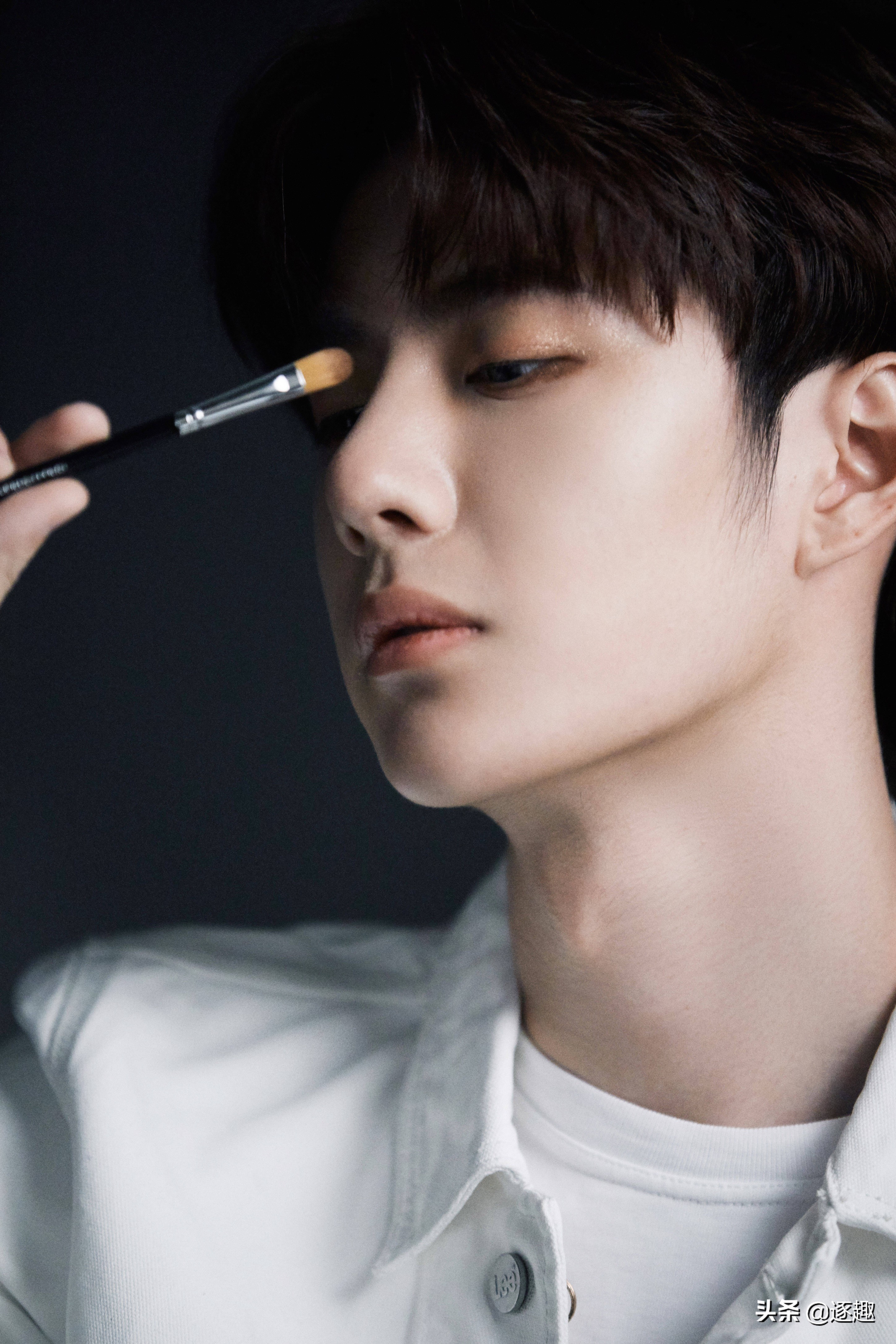 男明星代言美妆产品即兴评述,男星代言美妆品