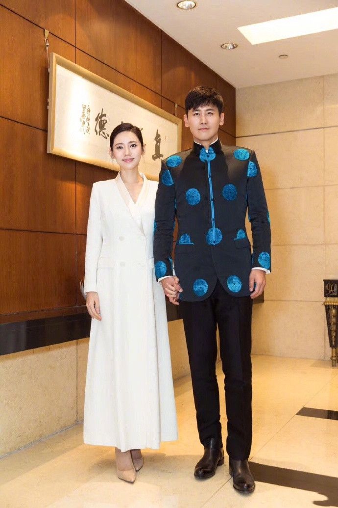 于晓光秋瓷炫蓝色裙子,秋瓷炫一身长裙惊艳全场