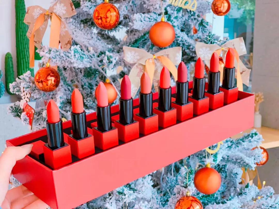 半个娱乐圈为章子怡打call,半个娱乐圈的都在给周杰伦点歌