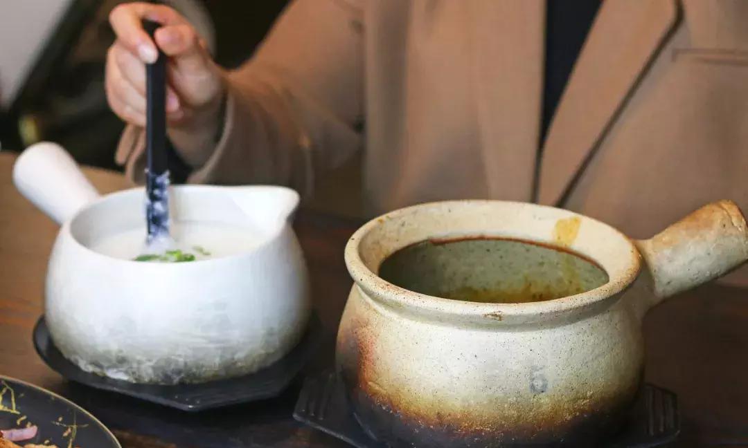 新加坡田鸡粥真实视频,新加坡国宝级活田鸡