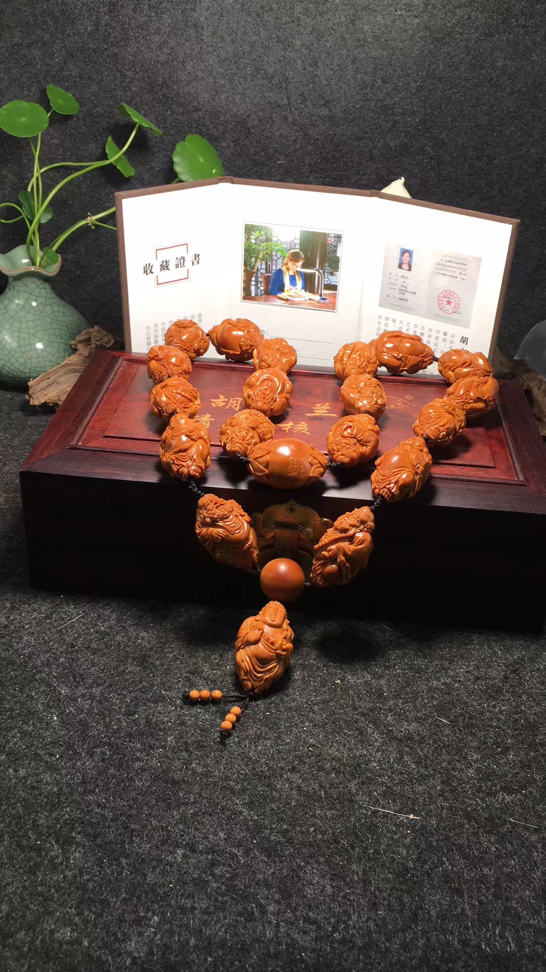 橄榄核十八罗汉手串怎么穿好盘玩,猴头手串和橄榄核手串哪个好盘