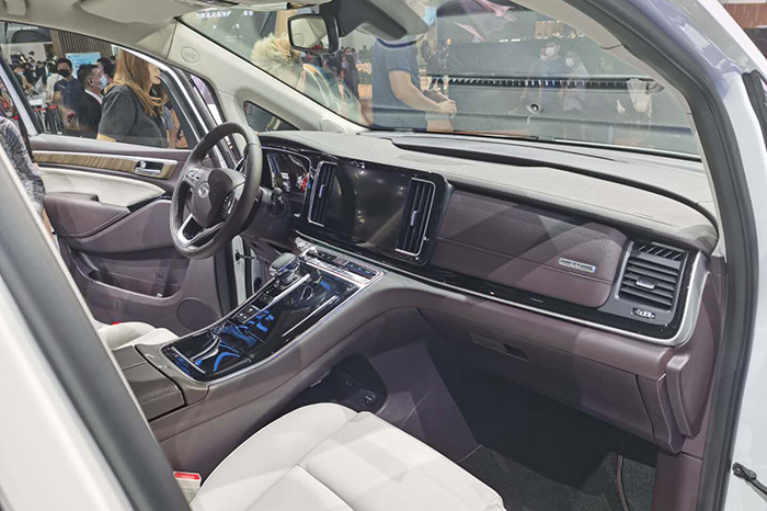 吉利星瑞和高尔夫8哪个更值得买,高尔夫和星瑞