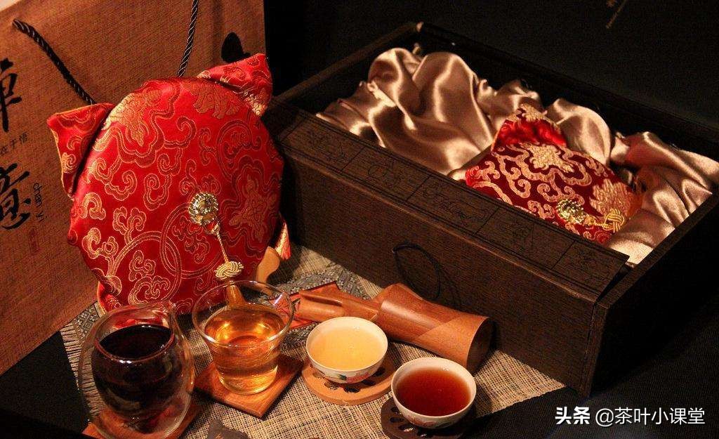 普洱茶生和熟的区别,生普洱茶如何变成熟普洱茶