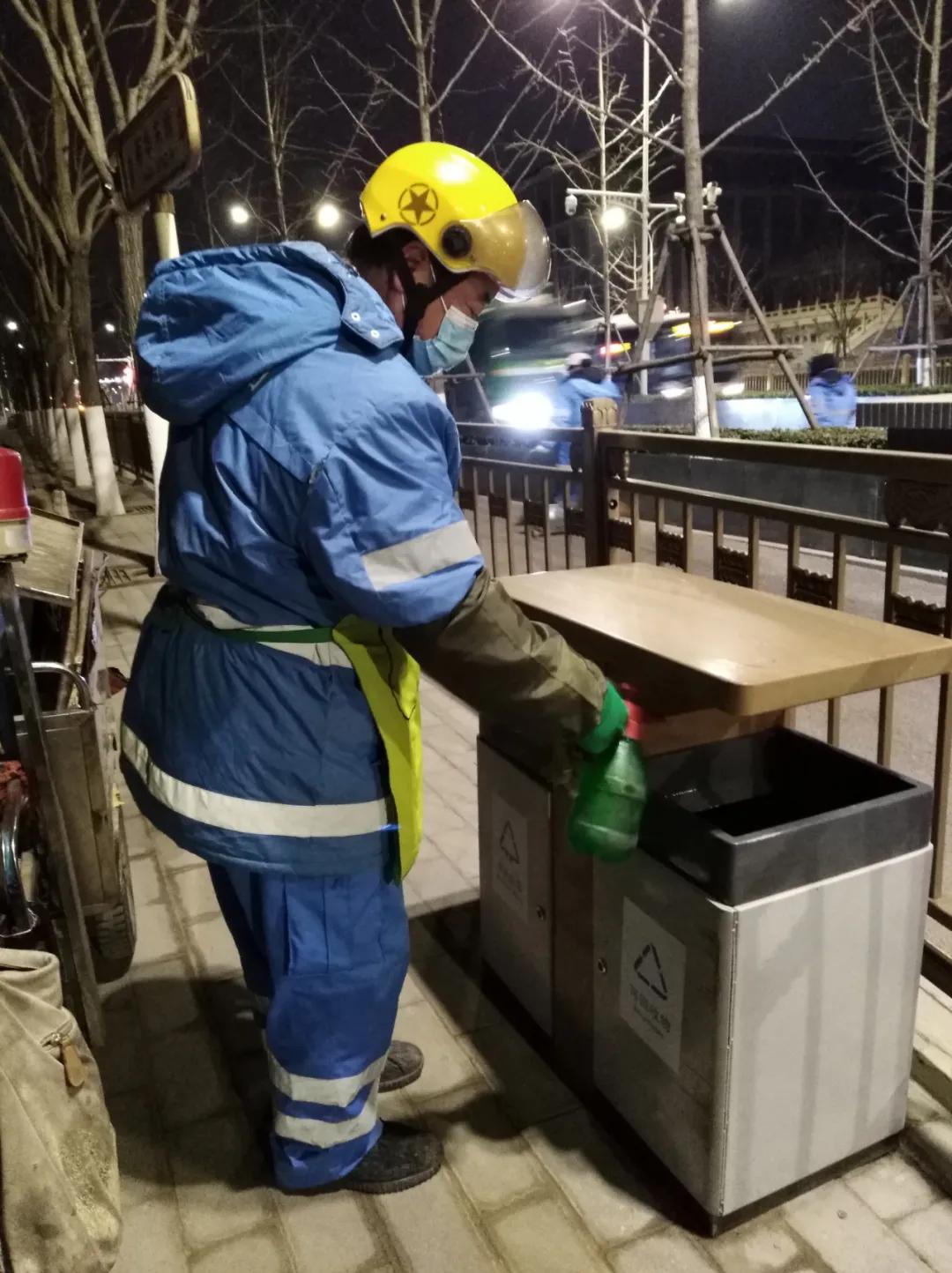 实拍！－10℃阵风7级，通州街头4000余名环卫工人在岗，消杀清扫防控疫情