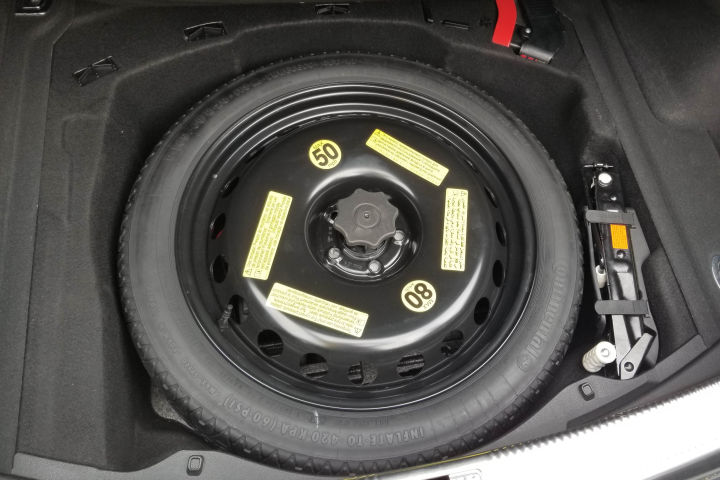 奥迪a82006款a8l6.0w12quattro旗舰型,小排三缸车