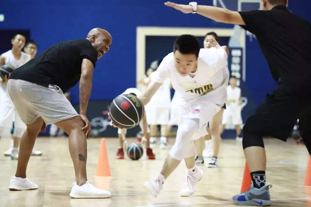 打篮球如何练好基础运球,打篮球怎么练过人才更加厉害