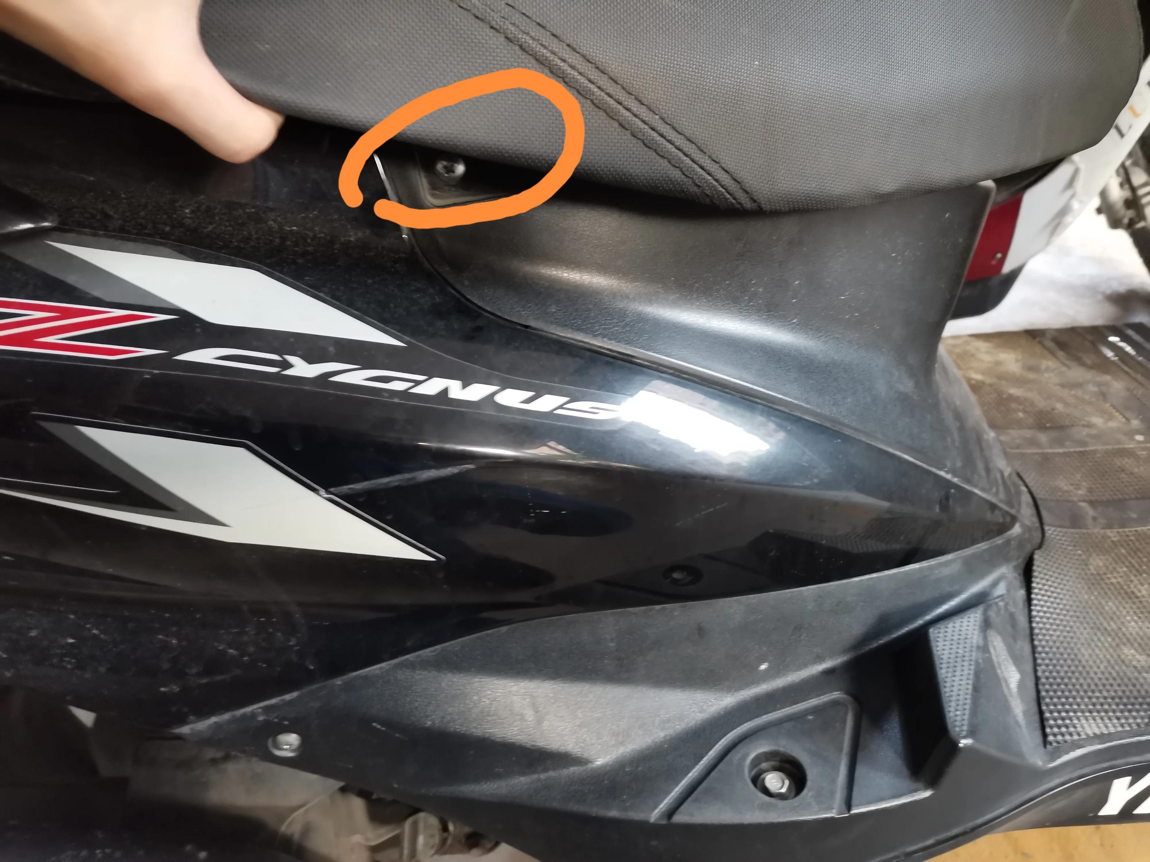 雅马哈悦动版迅鹰火花塞啥样的,雅马哈迅鹰125换火花塞教程