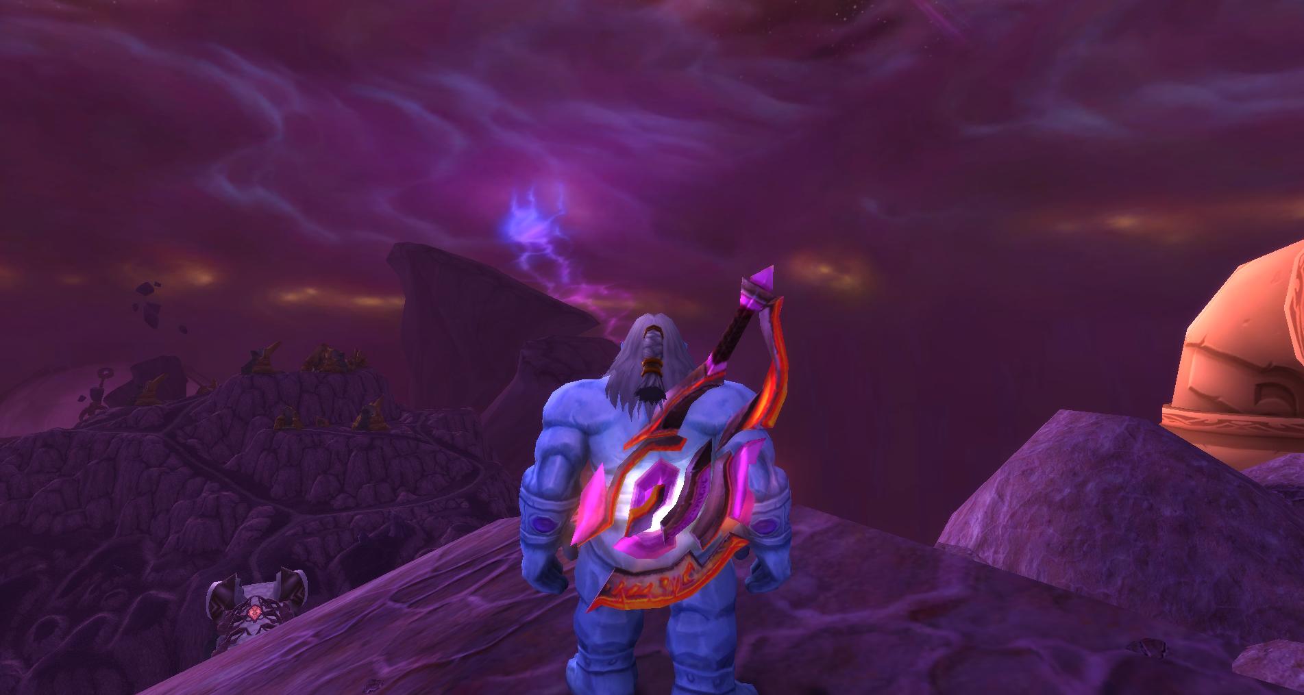 魔兽世界有没有不显示的双手武器,魔兽世界任务好看装备