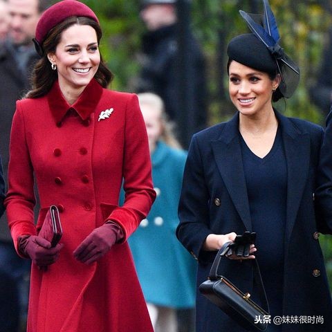 梅根屈膝,梅根屈膝礼