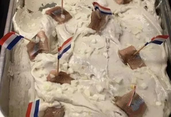 草莓饺子黑暗料理,乌冬面和彩虹饺子