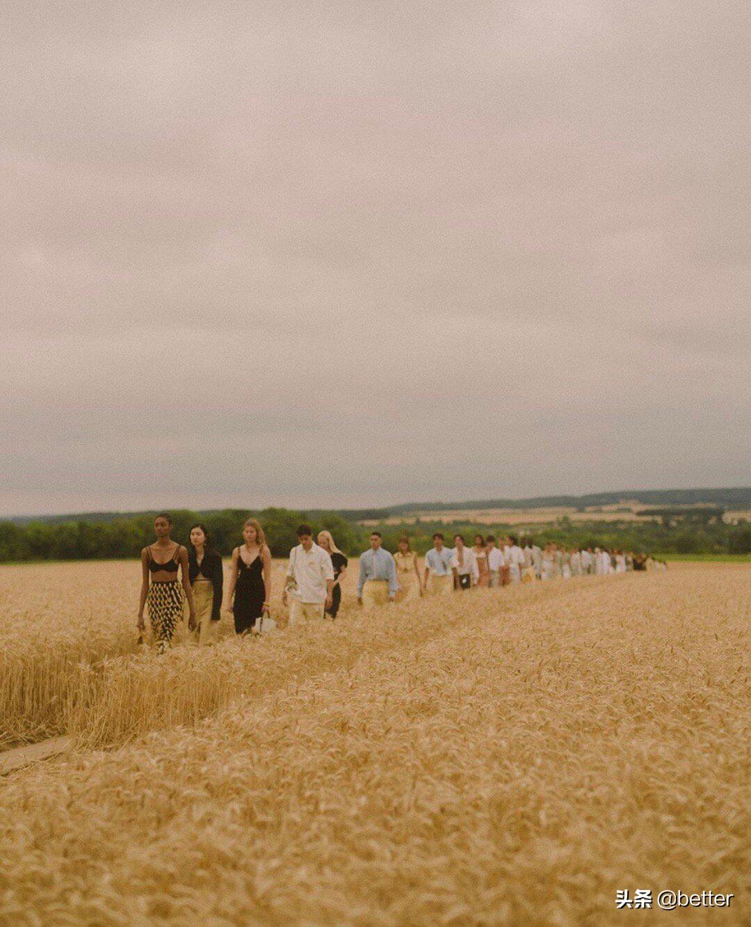 为了发条九宫格朋友圈，我花了330块钱还差点逼疯一个摄影师