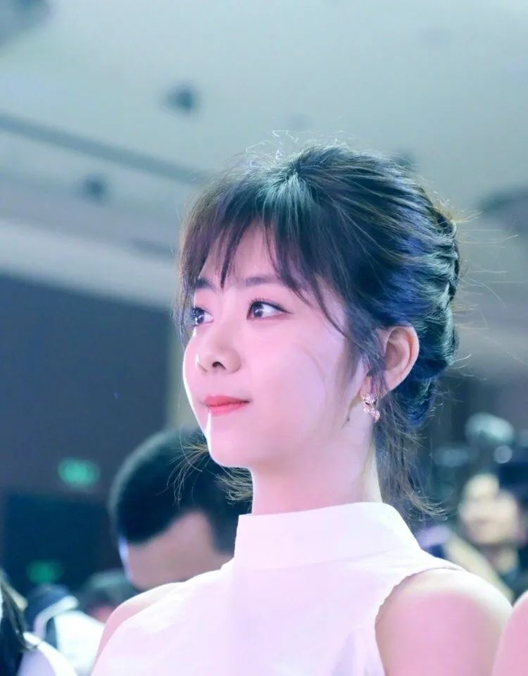 谭松韵卑微求爱完整视频,谭松韵卑微求爱视频