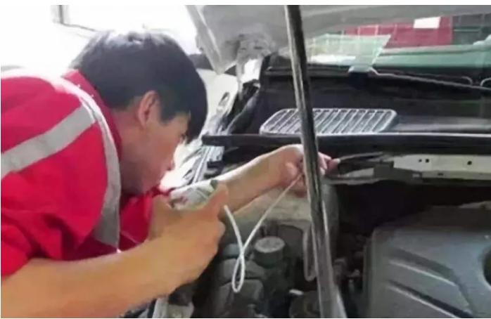 汽车空调ac键一直亮怎么关闭,汽车空调先关闭ac有什么好处