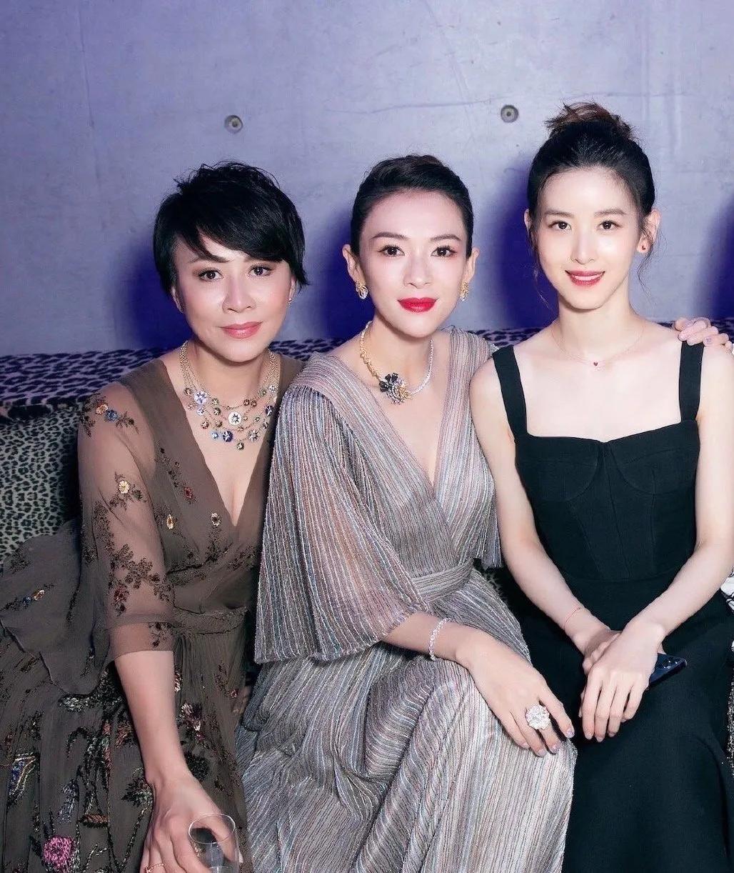 明星红毯怼脸生图高清,明星怼脸拍的视频杨幂