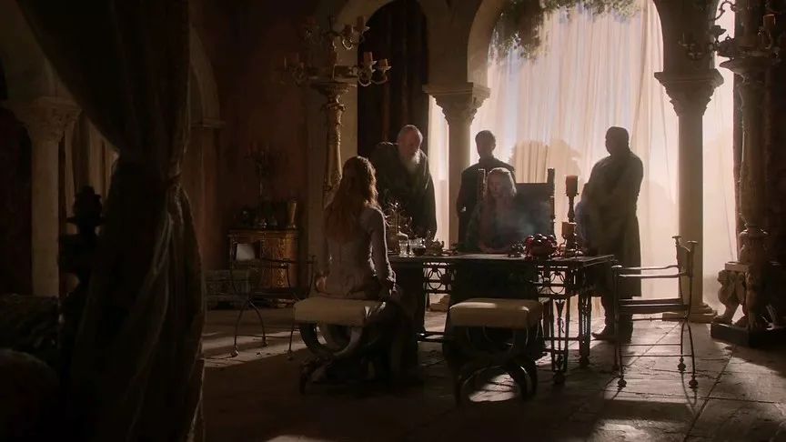 必须说，《权力的游戏》的权谋水平在《大明王朝》面前就是个弟弟