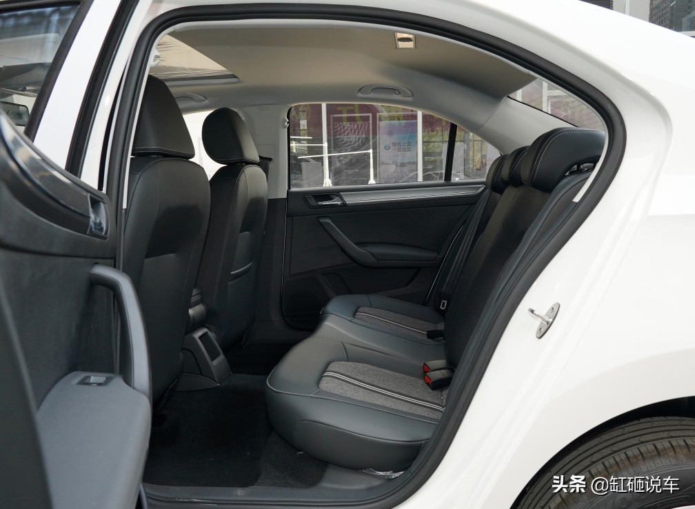 省油耐用的家用车大众桑塔纳,省油桑塔纳2012款