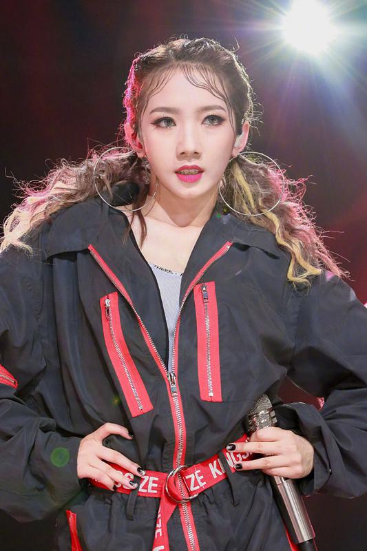 郎朗妻子吉娜身高不输明星,郎朗妻子吉娜被网友称身材好又美