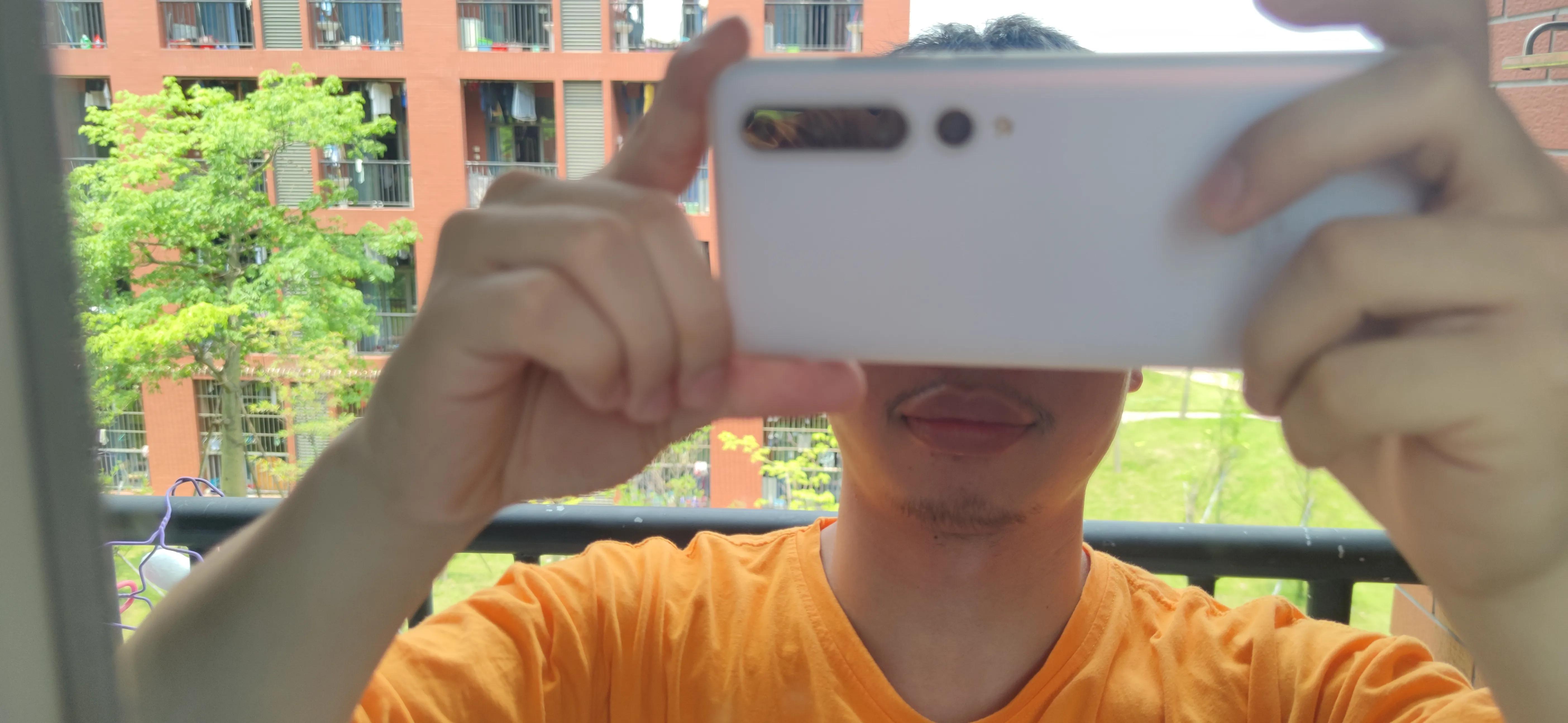 焕醒剃须刀h300和h600有什么区别 (飞科剃须刀跟焕醒剃须刀哪个好)