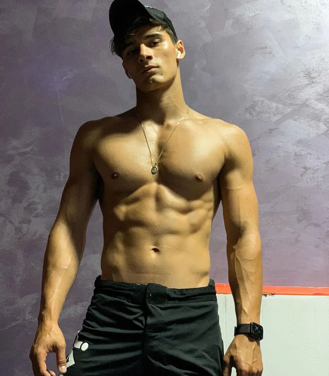 versace范思哲秀场,范思哲新模特