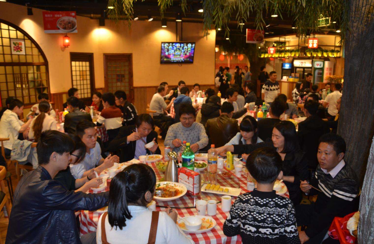 法国姑娘来中国购物,法国妹子来中国后哭诉