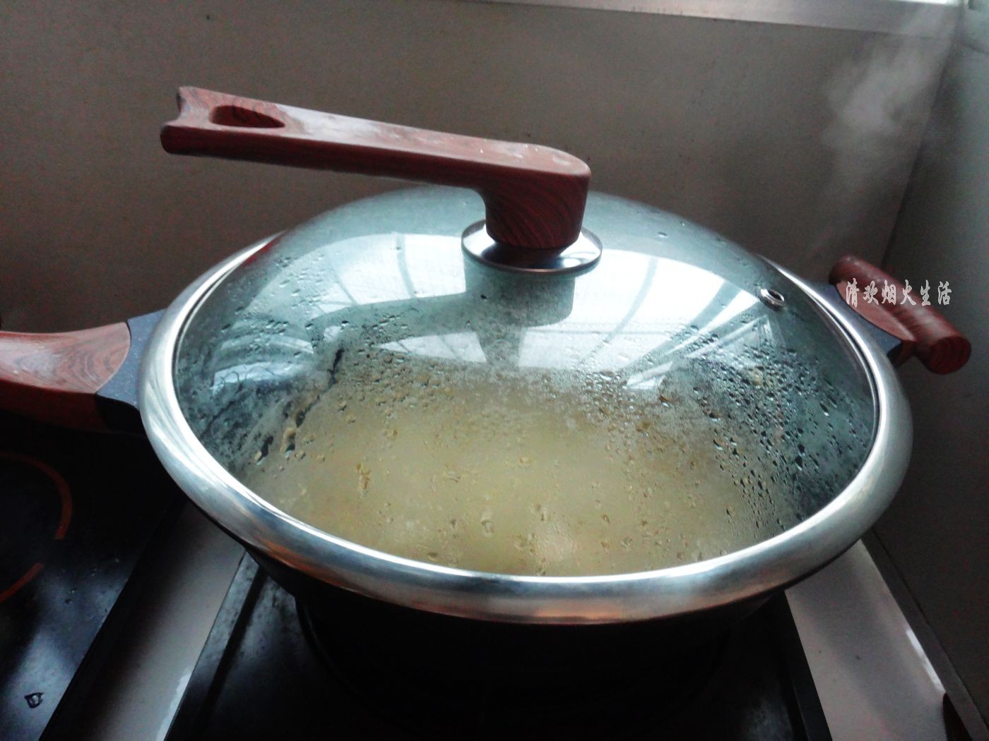 野生菌直接放水里清洗是错误的,教你两招,轻松吃干净美味的菌子